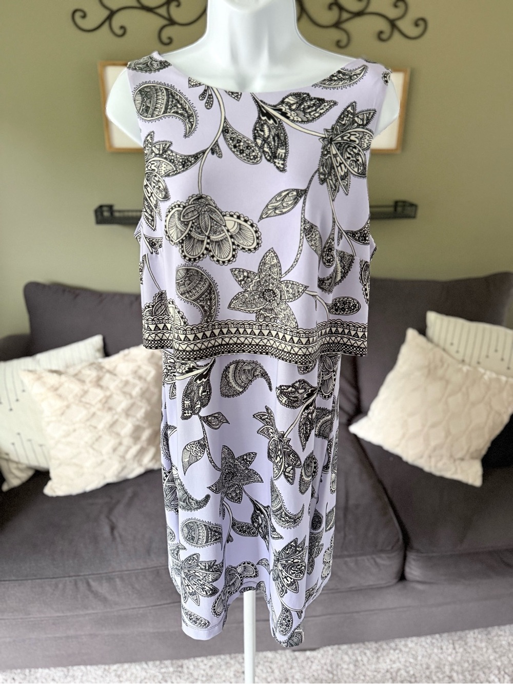Donna Morgan Lavender and Black Printed Sleeveless Dress